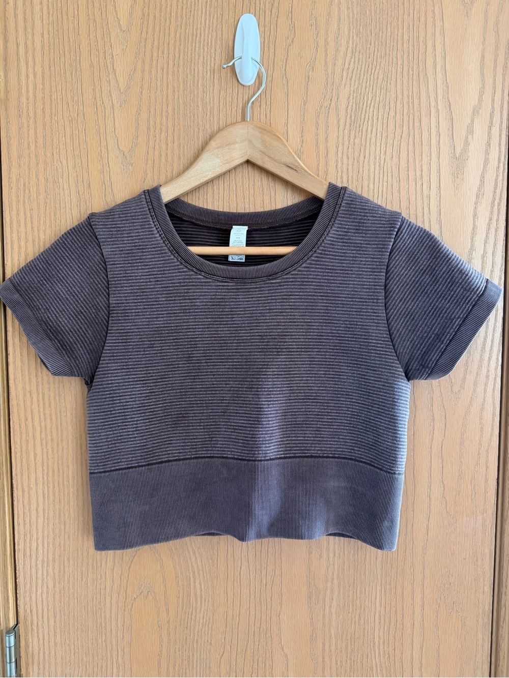 Offline by Aerie Dark Brown Cropped Ribbed Gym Athletic Shirt Women’s Size M